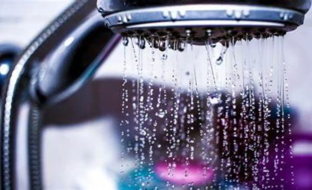 Nuove regole sull’acqua calda: la stangata in arrivo per i proprietari di casa?