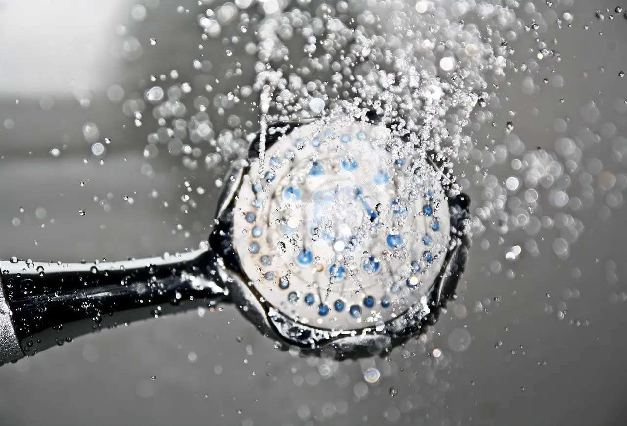 Nuove regole sull’acqua calda: la stangata in arrivo per i proprietari di casa? Immagine selezionata